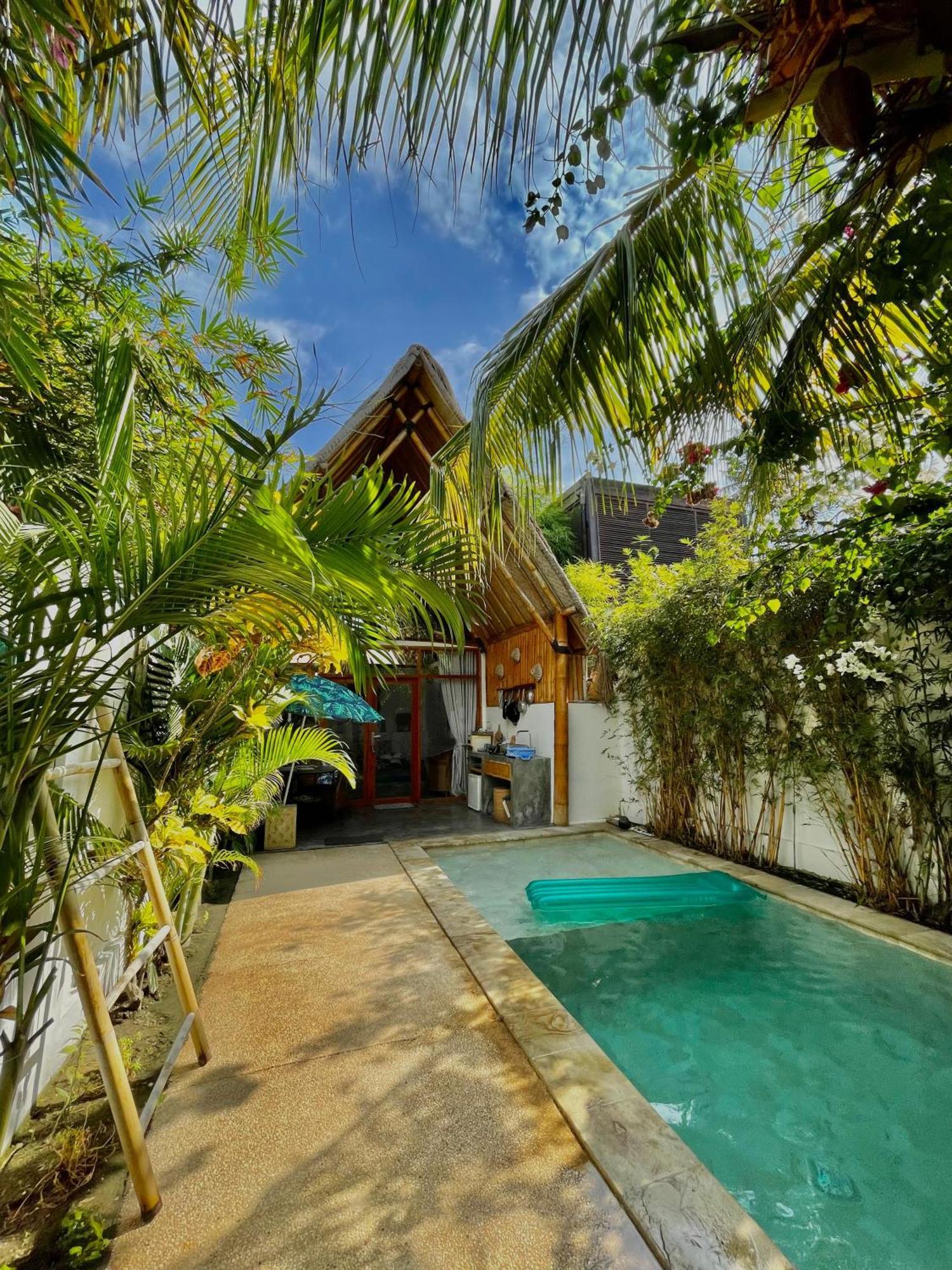 Sea Breeze Villas - Gili Islands Exterior photo