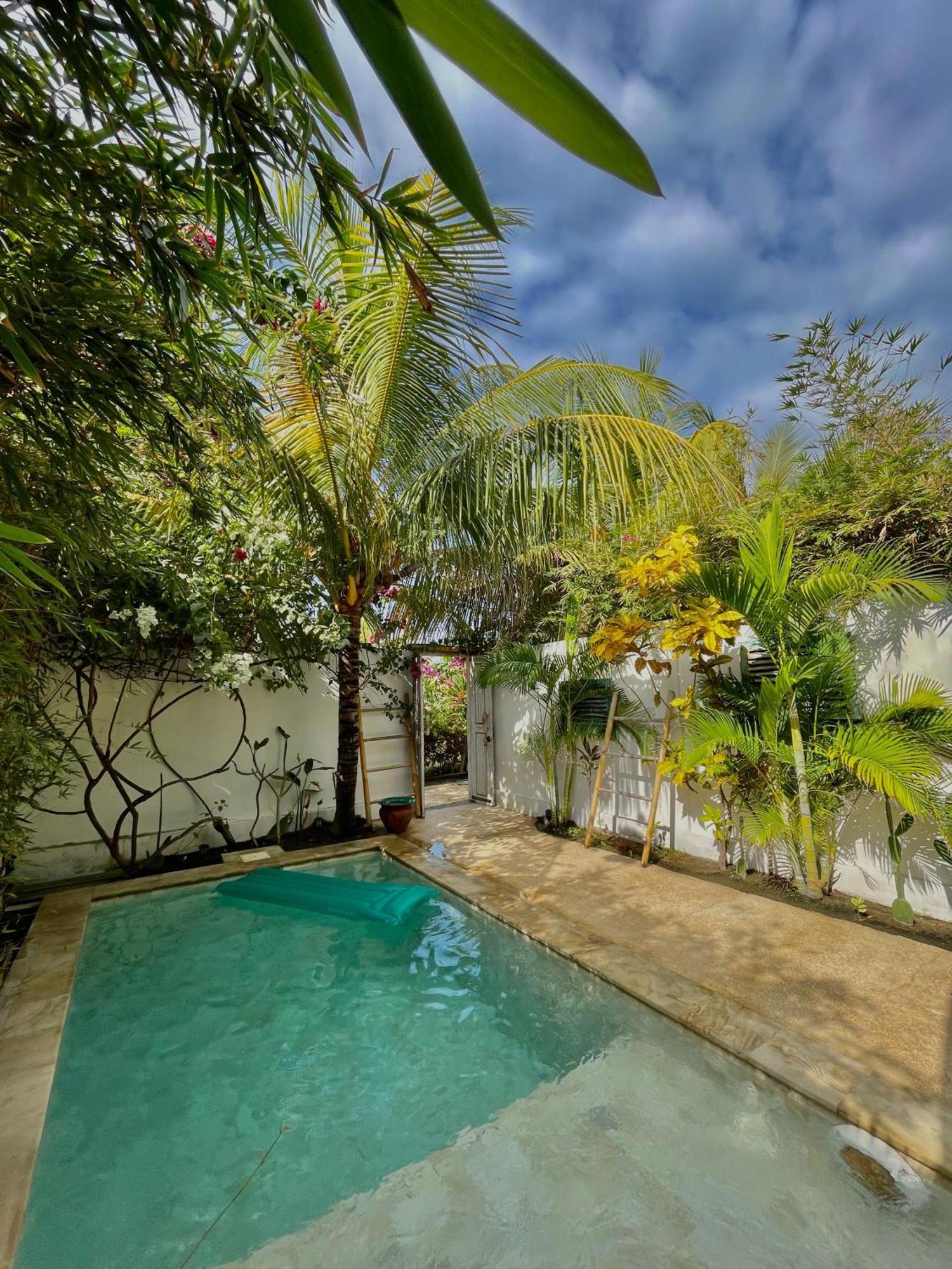 Sea Breeze Villas - Gili Air, Lombok Exterior photo